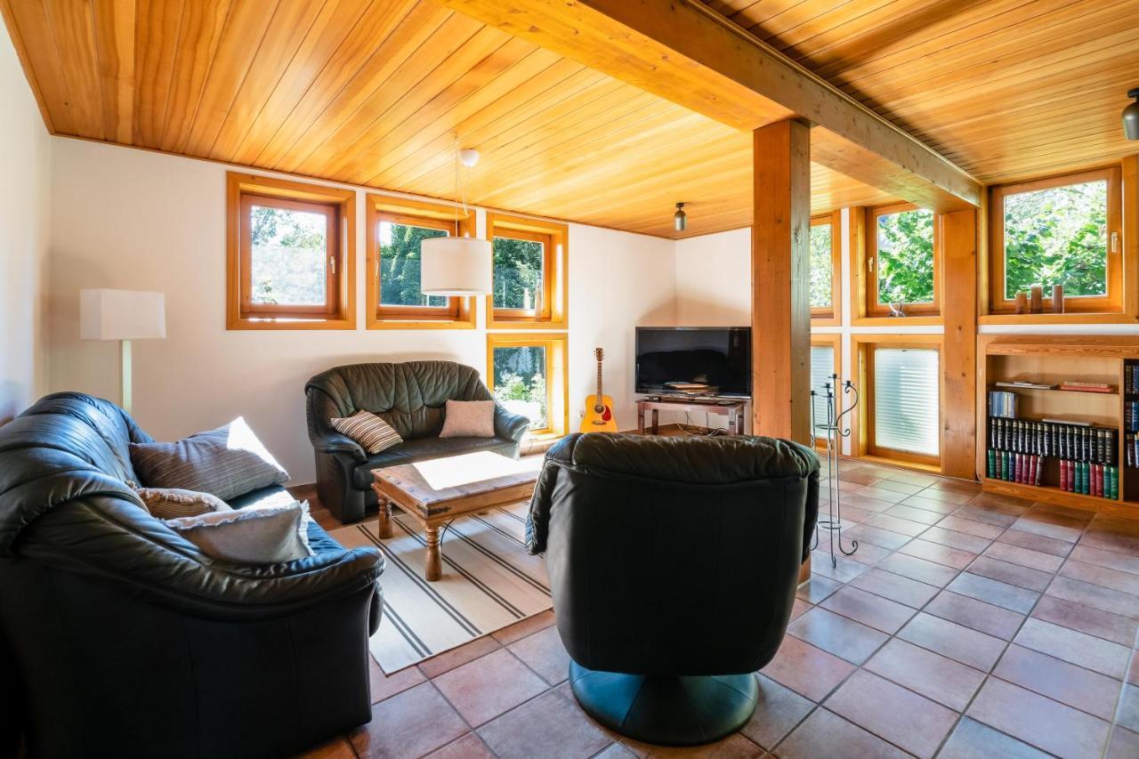 Ferienhaus Burgblick ミュンツェンベルク エクステリア 写真